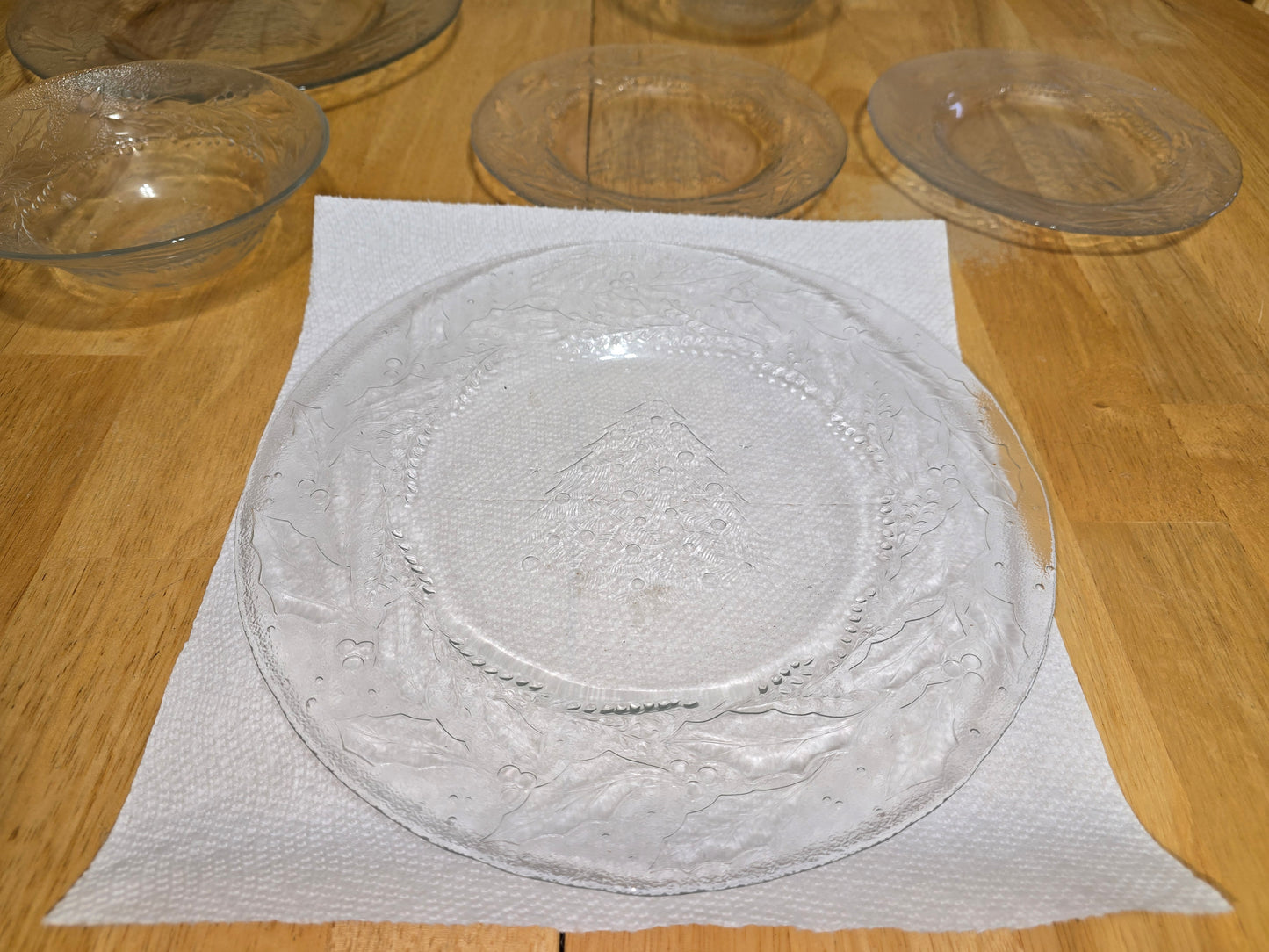 π Arcoroc Holly Tree Glass Dinnerware β Festive Elegance for Your Holiday Table π