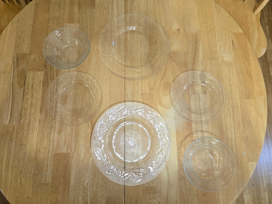 🎄 Arcoroc Holly Tree Glass Dinnerware – Festive Elegance for Your Holiday Table 🎄